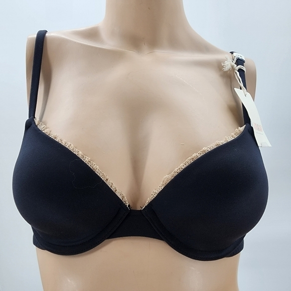 Jasmine & Ginger Other - Jasmine & Ginger 28C Thin Padded Bra - NWT